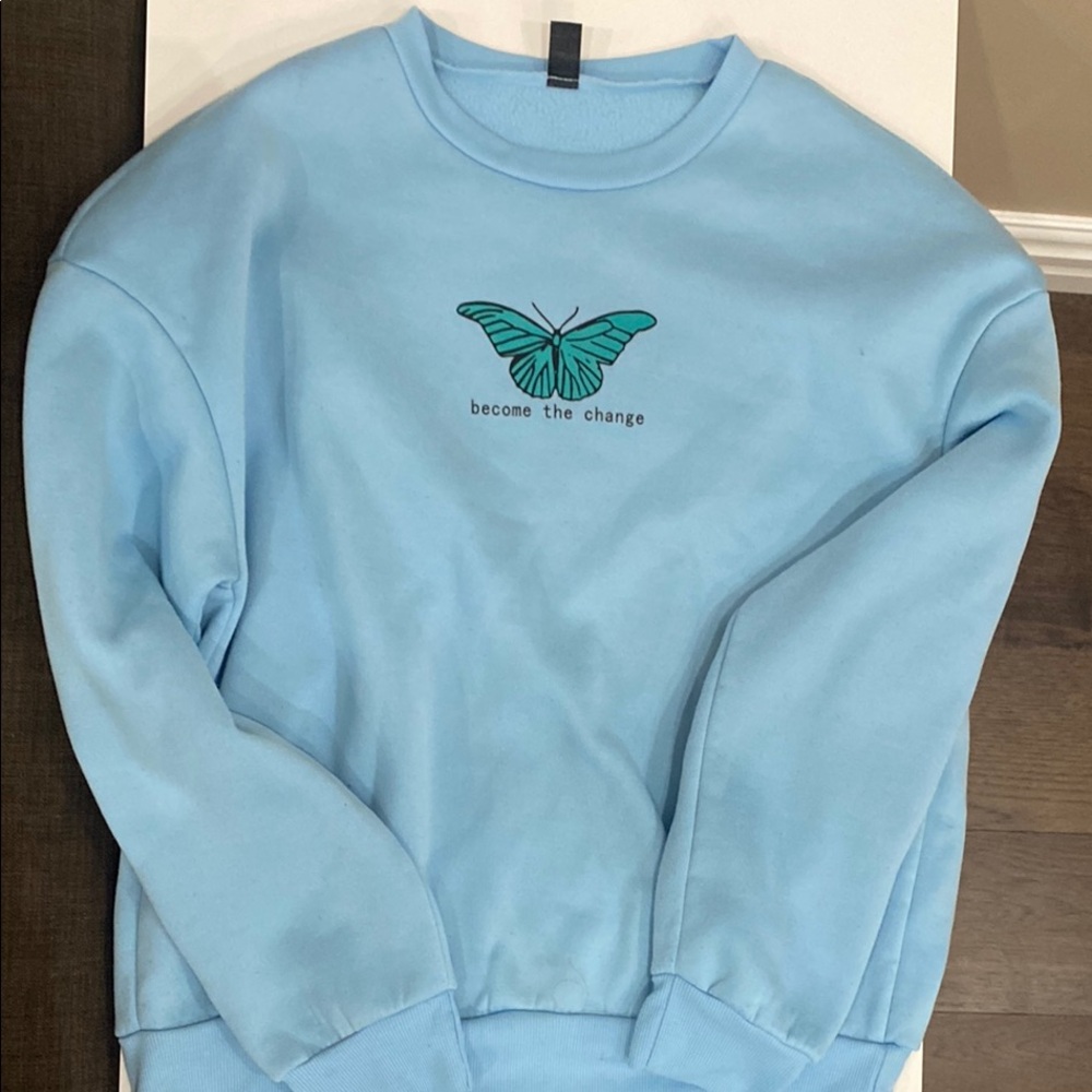 Casual Blue Sweatshirt with Graphic Butterfly Design (Medium Size) SHEIN